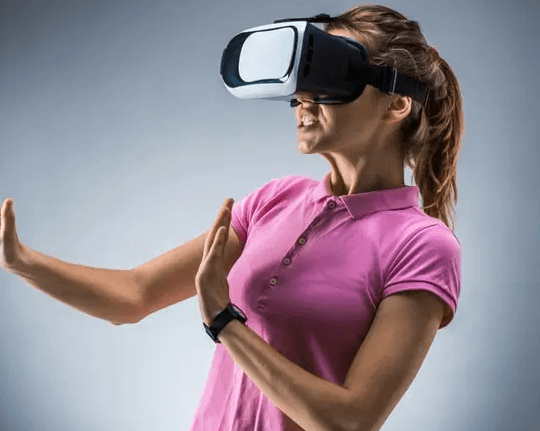 Apple is planning a $3,000+ mixed-reality headset with 8K displays, eye-tracking tech, and 12+ cameras to track hand movements and show the real world(The Information)